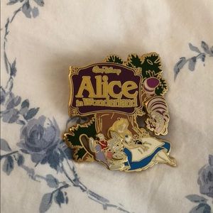 Alice in Wonderland Moving Parts Disney Pin